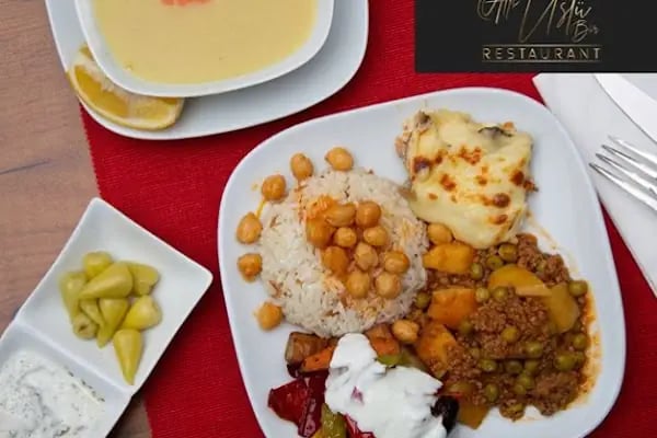 Altı Üstü Bir Restaurant - Resim 3
