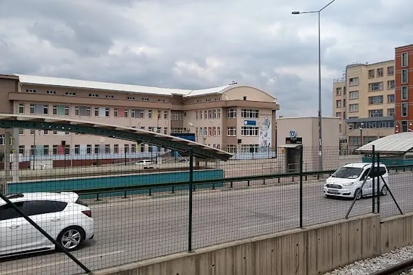 Mimar Sinan - BTÜ Metro İstasyonu - Resim 6
