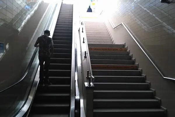 Mimar Sinan - BTÜ Metro İstasyonu - Resim 13