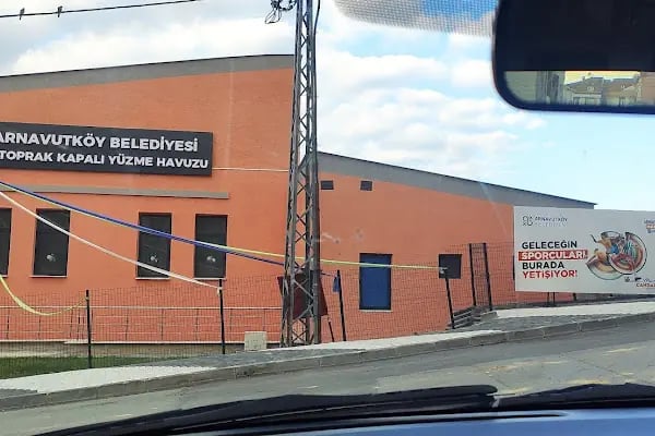 Aktoprak Yarı Olimpik Kapalı Yüzme Havuzu - Resim 1
