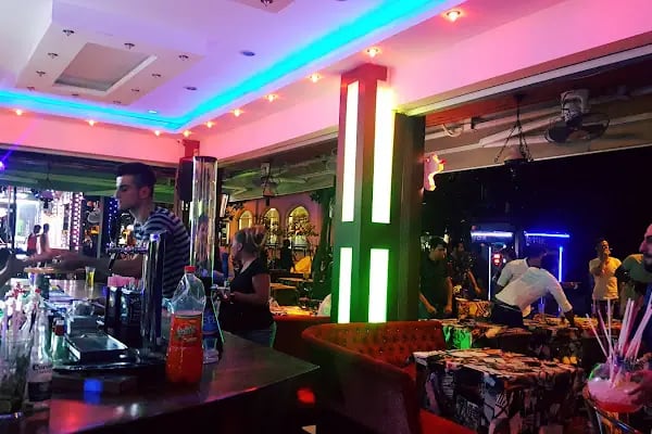 Black Horse Bar - Resim 10
