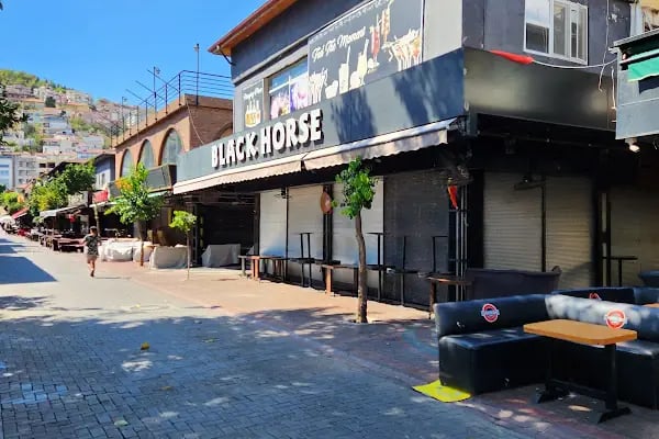 Black Horse Bar - Resim 7