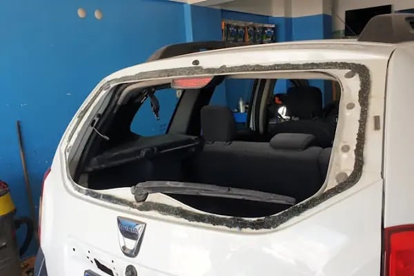 bergama oto cam okan Eryilmaz - Resim 4