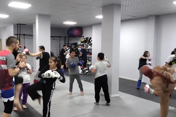 İzzet Arabacı Fitness & Fight Club - Resim 15