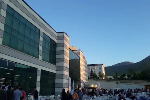 ÜNİVERSİTE AVM - Resim 2
