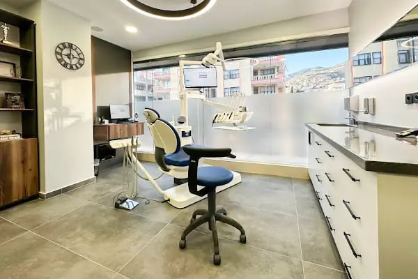 Beyaz Işık Diş Polikliniği Alanya - Resim 18