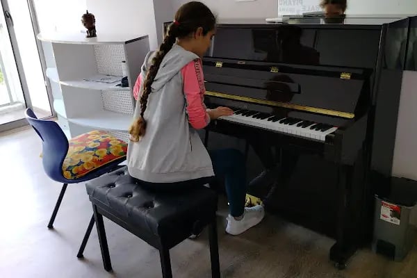 HakanNogay Sanat Merkezi &amp; Alanya Piyano Kursu &amp; Bale Kursu &amp; Resim Kursu &amp; Dans Kursu - Resim 9