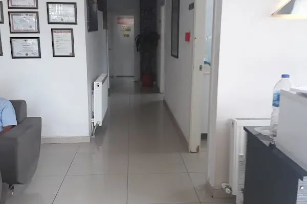Özel Zirve Ağız ve Diş Sağlığı Polikliniği - Resim 7