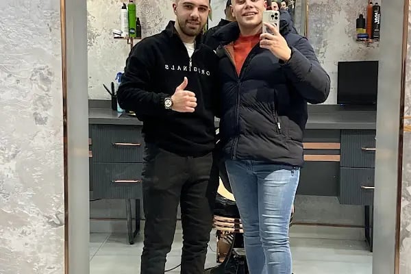 Q MAN PLUS HAİR ARTİS ERKEK KUAFÖRÜ PURSAKLAR OTONOMİ HAVALİMANI ANKARA - Resim 8