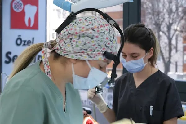 Seçkin Diş Ağız ve Diş Sağlığı Polikliniği - Resim 18