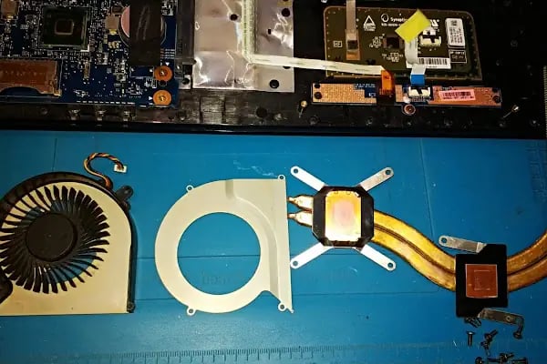 Kalender Bilgisayar İzmir İkinci El bilgisayar Alan Yerler 2. El Laptop Alım Satım - Resim 1
