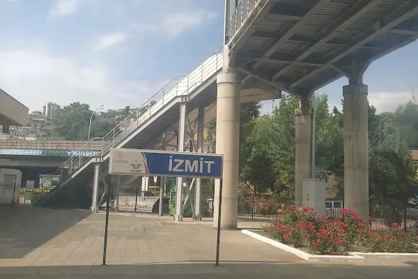 İzmit Tren İstasyonu Çeşmesi - Resim 2