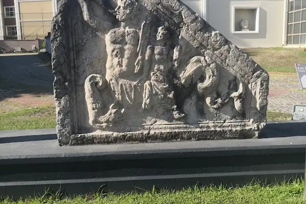 İzmit Tren İstasyonu Çeşmesi - Resim 16