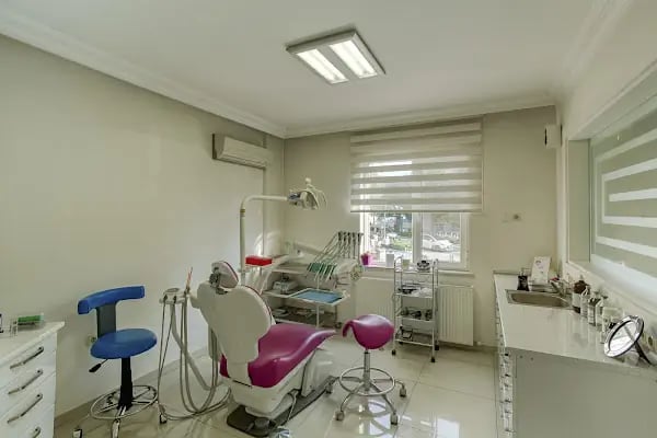 Diş Hekimi Mustafa Sağlam - Resim 1