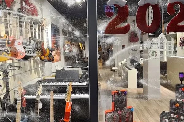 Pan Müzik Aletleri Mağazası - Ses ve Stüdyo Sistemleri Mağazası - Resim 2