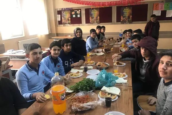 Salih Ekmekçi İmam Hatip Ortaokulu - Resim 4