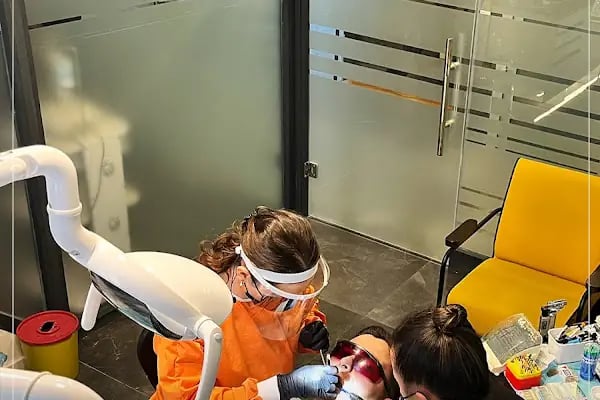 Dentangora 100. Yıl Şubesi Ağız ve Diş Sağlığı Polikliniği - Resim 17