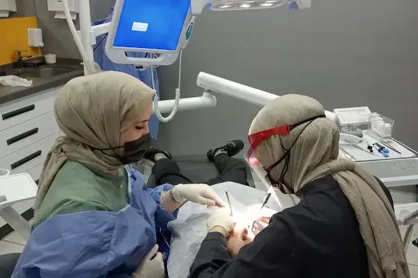 Özel Yeni Dünya Ağız ve Diş Sağlığı Polikliniği - Resim 12