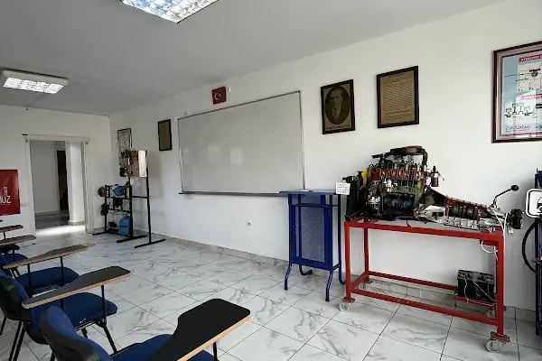Uslu Sürücü Kursu - Resim 11