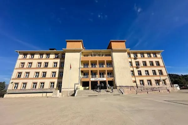 Cumhuriyet Anadolu Lisesi - Resim 1