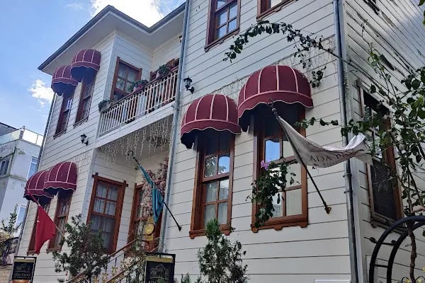 Büyükada Maden Mahallesi Muhtarlığı - Resim 16