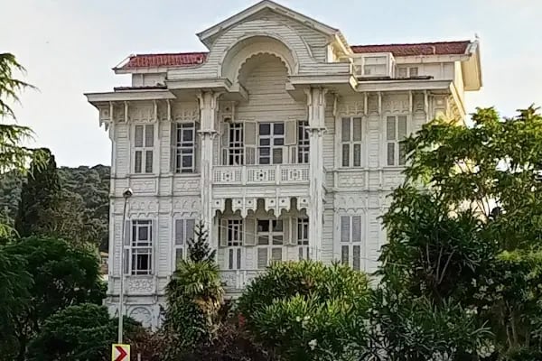 Büyükada Maden Mahallesi Muhtarlığı - Resim 14