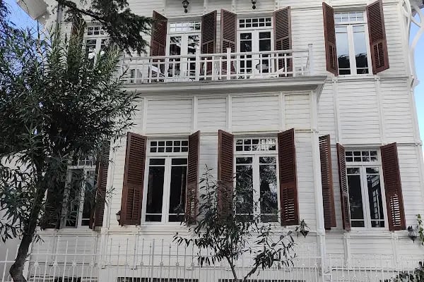 Büyükada Maden Mahallesi Muhtarlığı - Resim 12