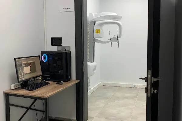 Eon Dental Ağız ve Diş Sağlığı Polikliniği - Bursa İmplant Tedavisi, Lamine , Zirkonyum, Gülüş Tasarımı - Resim 11