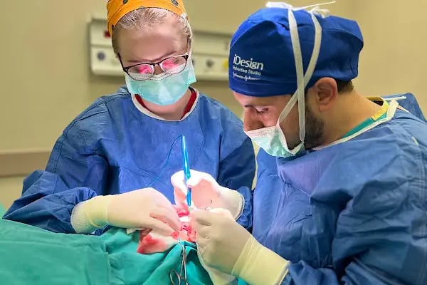 Op. Dr. Ufuk ÜRDEM Göz Hastalıkları ve Cerrahisi Uzmanı. Lazer, Akıllı Lens, Göz Kapağı Estetiği, Şaşılık, Katarakt - Resim 7
