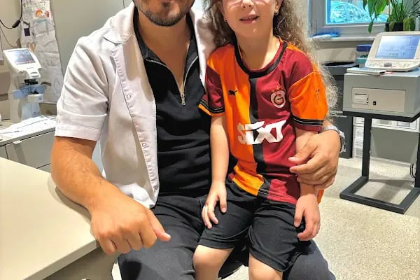 Op. Dr. Ufuk ÜRDEM Göz Hastalıkları ve Cerrahisi Uzmanı. Lazer, Akıllı Lens, Göz Kapağı Estetiği, Şaşılık, Katarakt - Resim 12