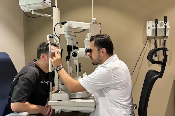 Op. Dr. Ufuk ÜRDEM Göz Hastalıkları ve Cerrahisi Uzmanı. Lazer, Akıllı Lens, Göz Kapağı Estetiği, Şaşılık, Katarakt - Resim 9