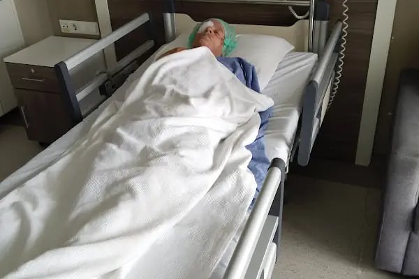 Op. Dr. Ufuk ÜRDEM Göz Hastalıkları ve Cerrahisi Uzmanı. Lazer, Akıllı Lens, Göz Kapağı Estetiği, Şaşılık, Katarakt - Resim 11