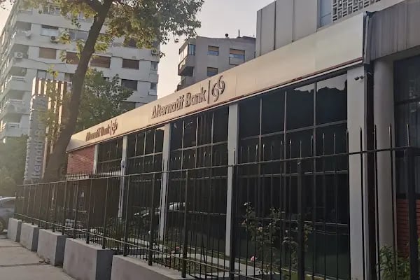 Alternatif Bank İzmir Şubesi - Resim 3