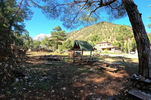 Aladağlar Milli Parkı İdare ve Ziyaretçi Tanıtım Binası - Resim 2