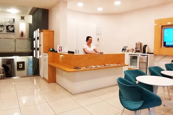 MedicaDent Ağız ve Diş Sağlığı Polikliniği - Resim 11