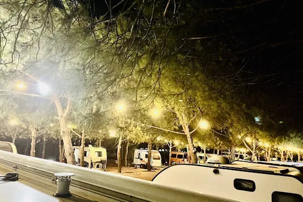 Akhisar Belediyesi Karavan Park Alanı - Resim 18