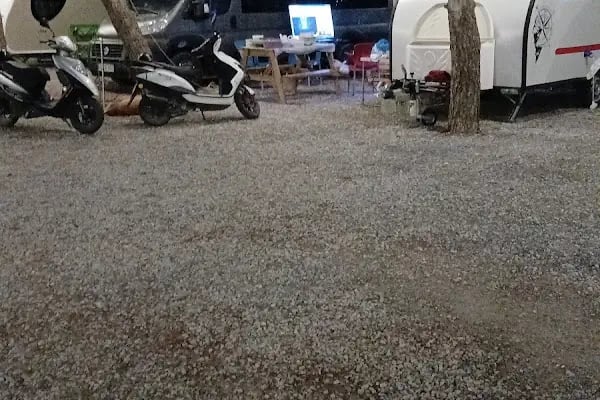 Akhisar Belediyesi Karavan Park Alanı - Resim 9