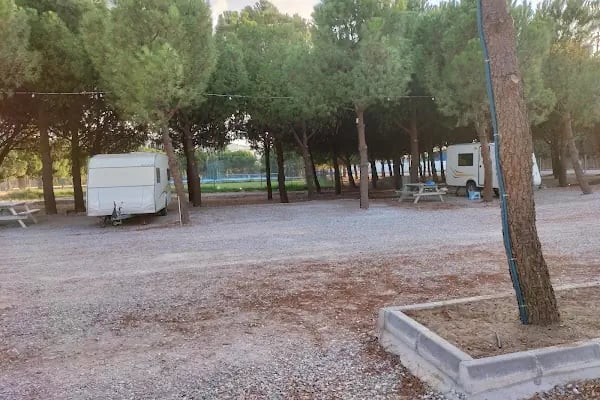 Akhisar Belediyesi Karavan Park Alanı - Resim 3