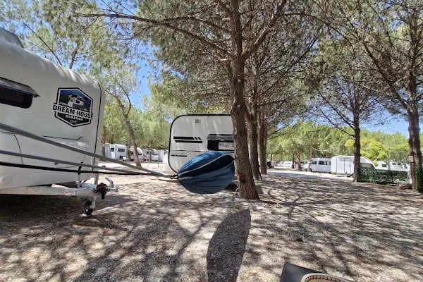 Akhisar Belediyesi Karavan Park Alanı - Resim 15