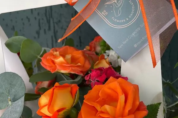Laura Flowers Chocolate - Resim 18