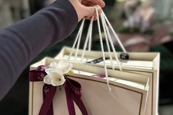 Laura Flowers Chocolate - Resim 19