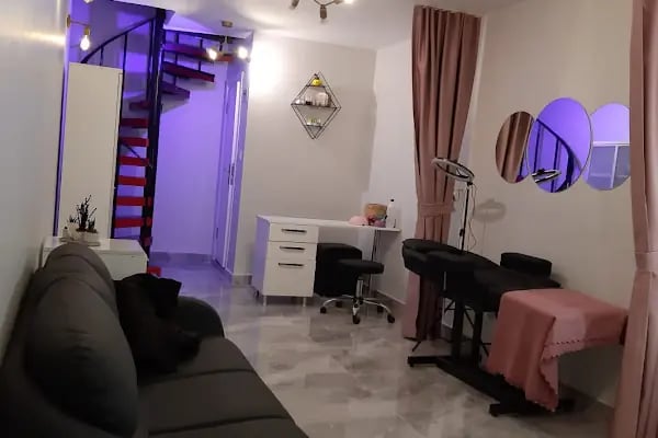 WPB HAIR SALON - Resim 5