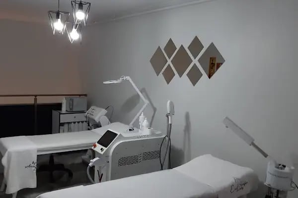 WPB HAIR SALON - Resim 4