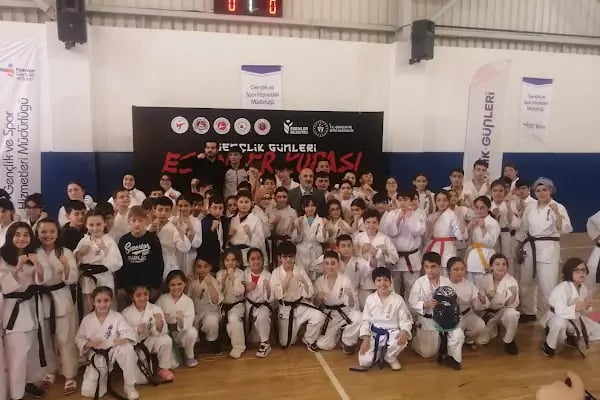 Esenler Mehmet Öcalan Spor Kompleksi - Resim 18