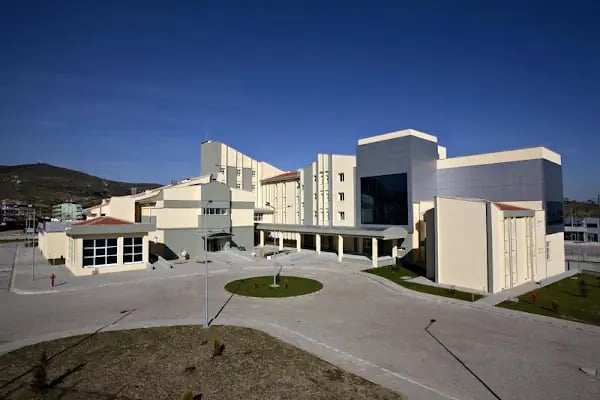 Bergama Necla-Mithat Öztüre Devlet Hastanesi - Resim 1