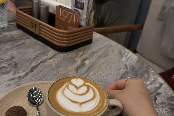 1071 Coffee Lounge - Resim 4
