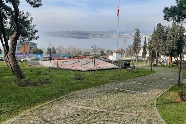 Küçükçekmece Belediyesi Seyir Parkı Ve Seyir Kulesi - Resim 1
