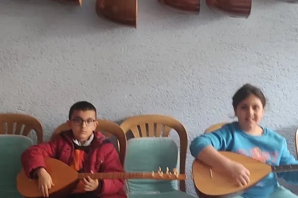 Duygu Onur Müzik Evi Saz Kursu - Resim 4
