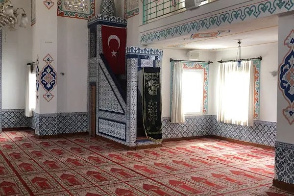 Gülsevim Rüştü Kaynak Cami - Resim 7