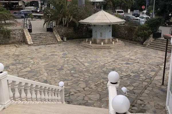 Gülsevim Rüştü Kaynak Cami - Resim 2